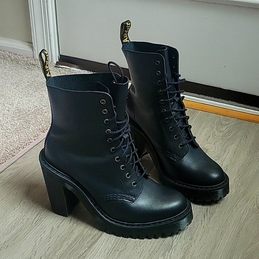 Dr Martens Kendra heeled boot US size 7